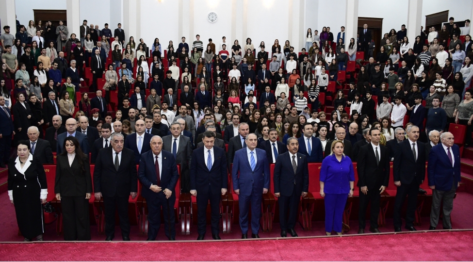 yeni-realliqlar-ve-muasir-azerbaycan-aktual-chagirishlar-fonunda-geleceye-baxish-foto