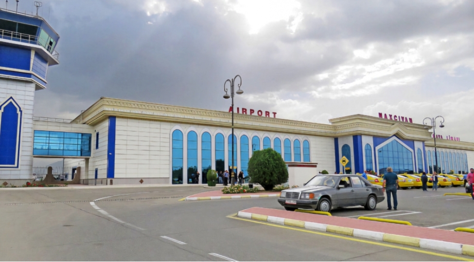 naxchivandan-daxili-ve-xarici-istiqametlere-olan-aviareysler-muveqqeti-dayandirilib