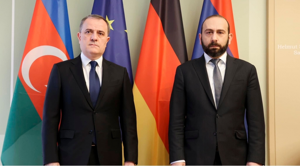 ceyhun-bayramov-ermenistanli-hemkari-ile-regiondaki-son-hadiseleri-muzakire-edib