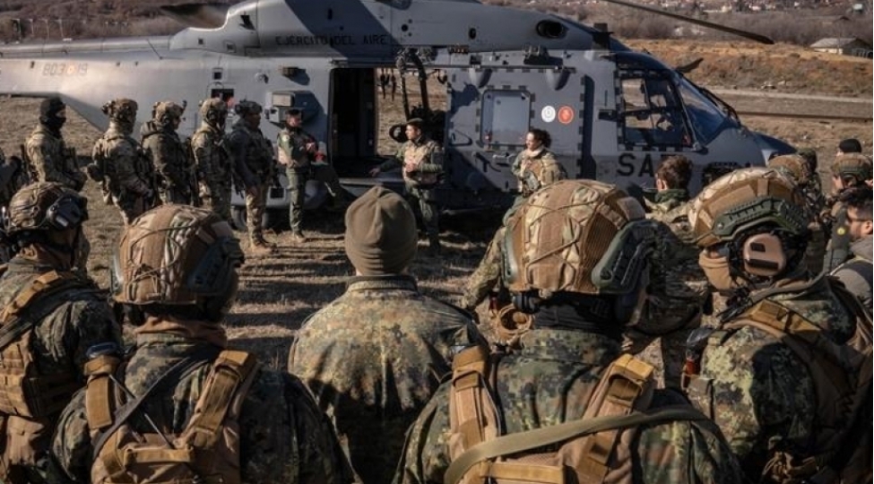 fransa-sherqi-araliq-denizine-helikopterdashiyan-gemi-gonderib