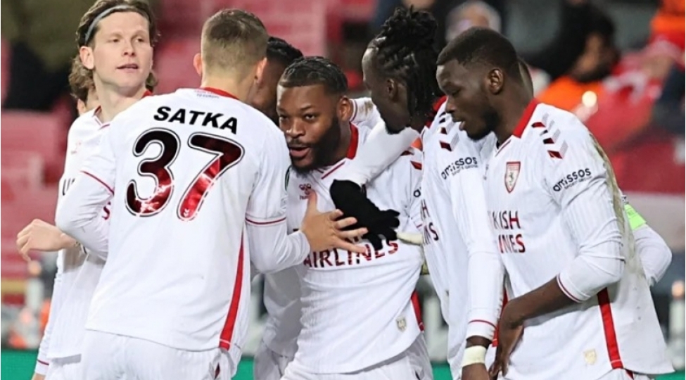 konfrans-liqasi-samsunspor-ispaniya-klubuna-qarshi