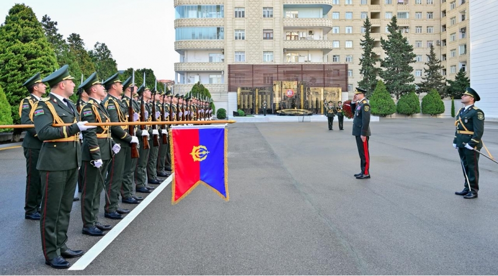 34-il-sedaqetli-xidmet-numunesi-fotovideo