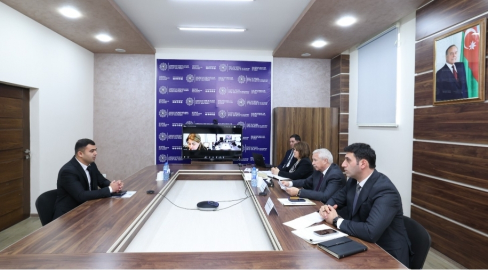 iqtisadiyyat-nazirinin-muavini-xankendide-vetendashlarin-muracietlerini-dinleyib