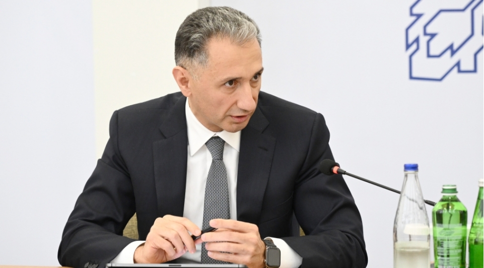 reshad-nebiyev-agdamda-vetendashlari-qebul-edecek-2