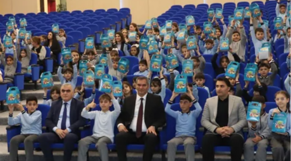 ahik-ushaqlar-uchun-silsile-bayram-tedbirleri-teshkil-edir