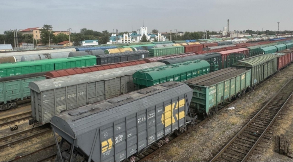 qazaxistan-ile-ozbekistan-arasinda-yukdashimalari-rekord-hedde-chatib