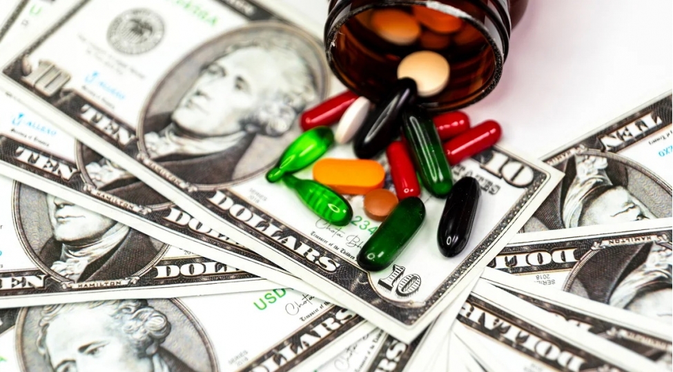 absh-da-16-boyuk-eczachiliq-shirketi-dermanlarin-qiymetlerini-ashagi-salib