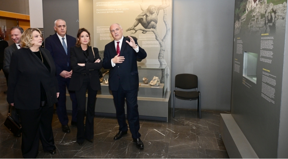 azerbaycanin-birinci-xanimi-mehriban-eliyeva-tbiliside-gurcustan-milli-muzeyinde-olub