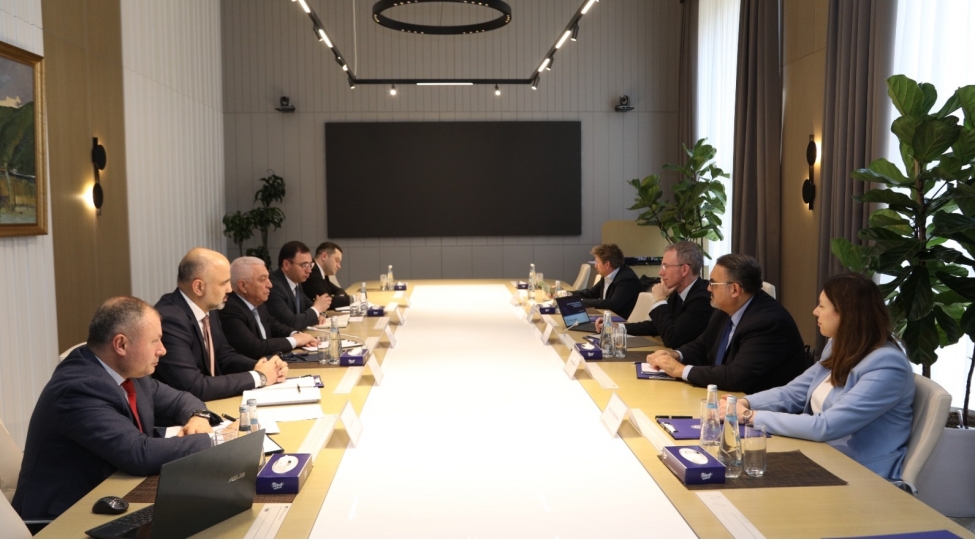 azerenerji-ve-dunya-banki-numayende-heyetlerinin-gorushu-olub