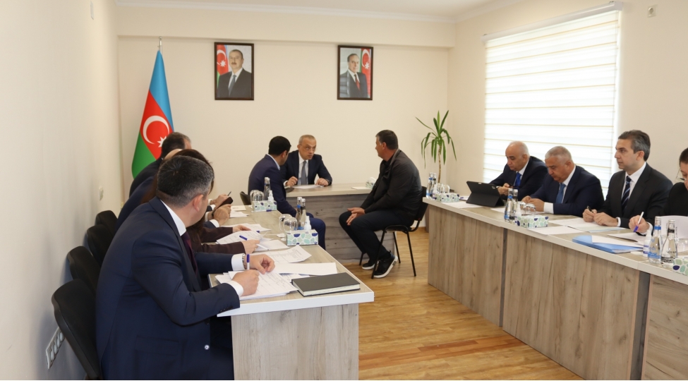 azerbaycan-dovlet-su-ehtiyatlari-agentliyinin-sedri-xankendi-sheherinde-vetendashlarla-gorushub