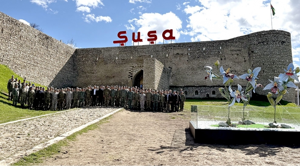 turkiyeli-qonaqlar-ishgaldan-azad-edilmish-erazilerde-olublar