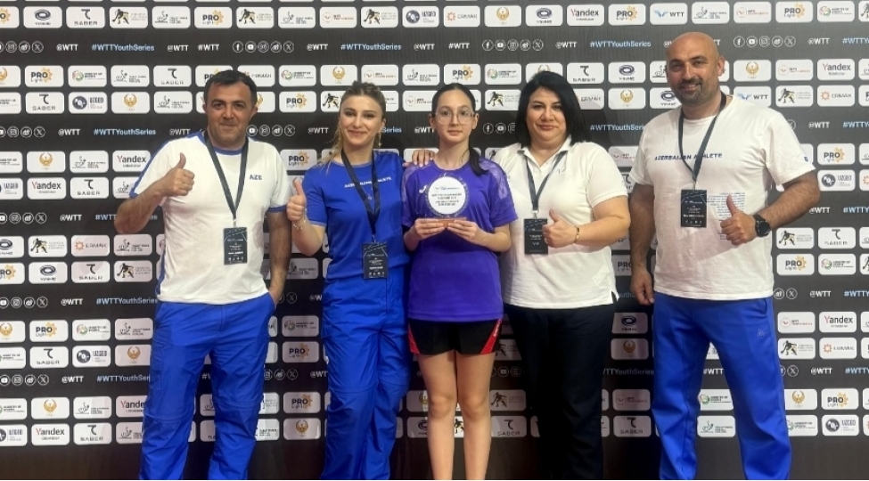 stolustu-tennischimiz-beynelxalq-turnirin-mukafatchisi-olub