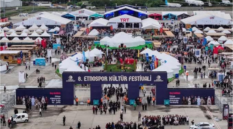 istanbulda-kechirilen-etnoidman-medeniyyet-festivalinda-azerbaycan-musiqisi-ve-edebiyyati-genish-teblig-edilir
