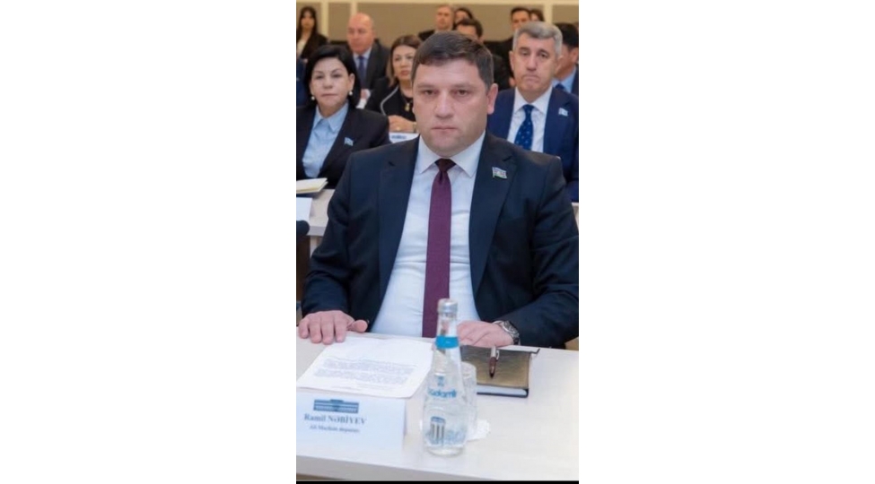 musteqillik-gunu-sherqin-ilk-demokratik-huquqi-dunyevi-parlament-respublikasi