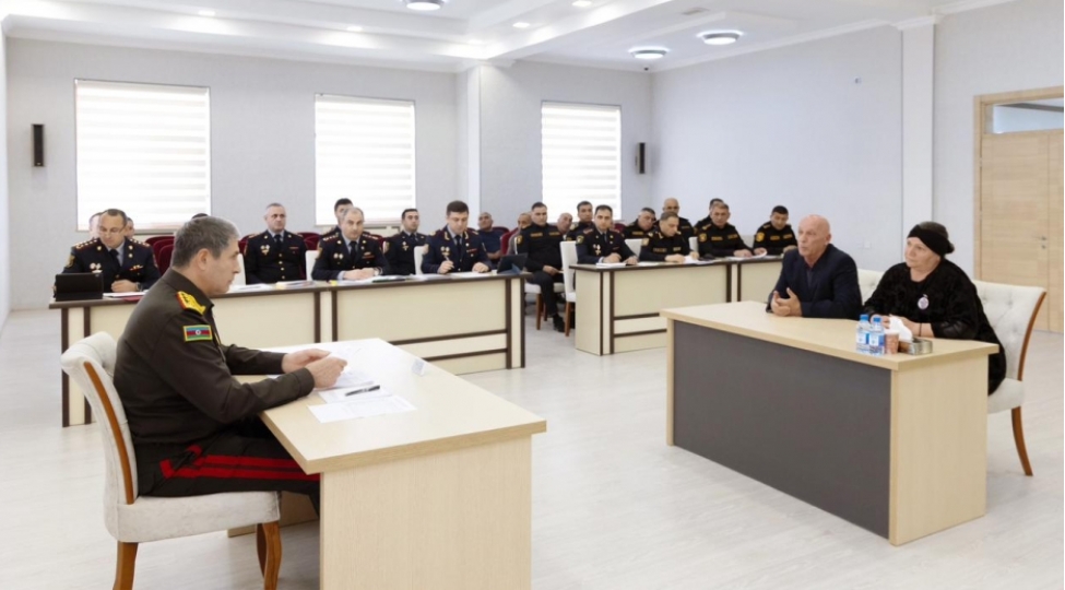 daxili-ishler-naziri-qazaxda-vetendashlarin-muracietlerini-dinleyib-agstafada-ise-genclerin-arasindan-sechim-edib