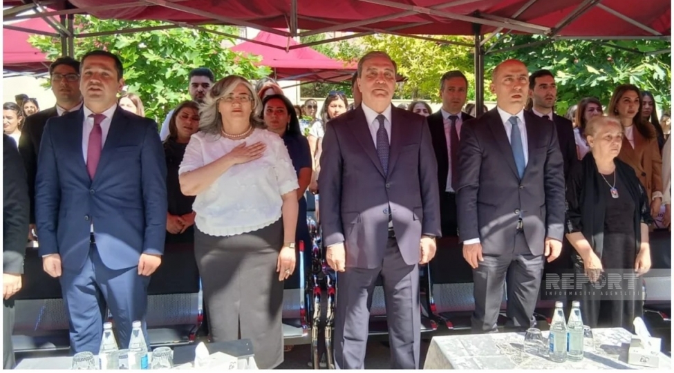 emin-emrullayev-gencede-son-zeng-merasiminde-ishtirak-edir