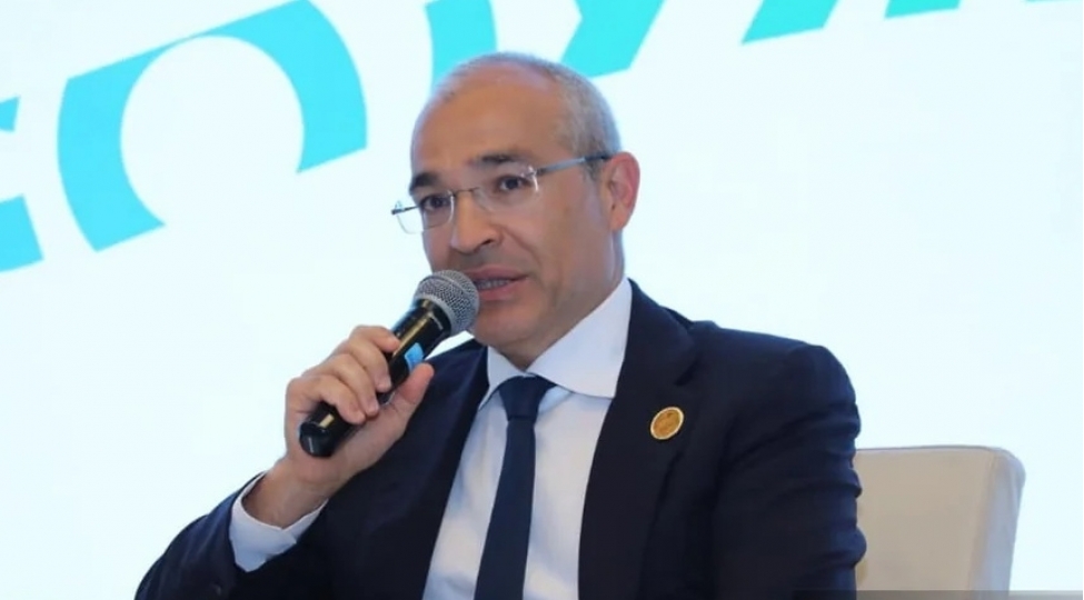mikayil-cabbarov-isdb-ile-emekdashliq-azerbaycanin-inkishafinda-muhum-rol-oynayib