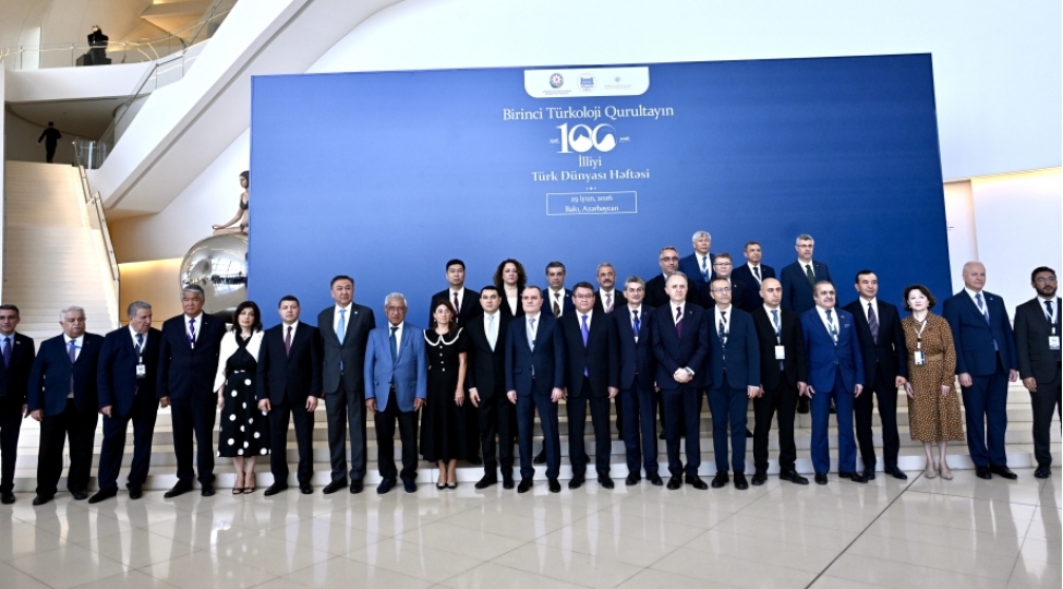 bakida-birinci-turkoloji-qurultayin-100-illiyine-hesr-olunmush-turk-dunyasi-heftesinin-achilish-merasimi-olub-yenilenibfoto