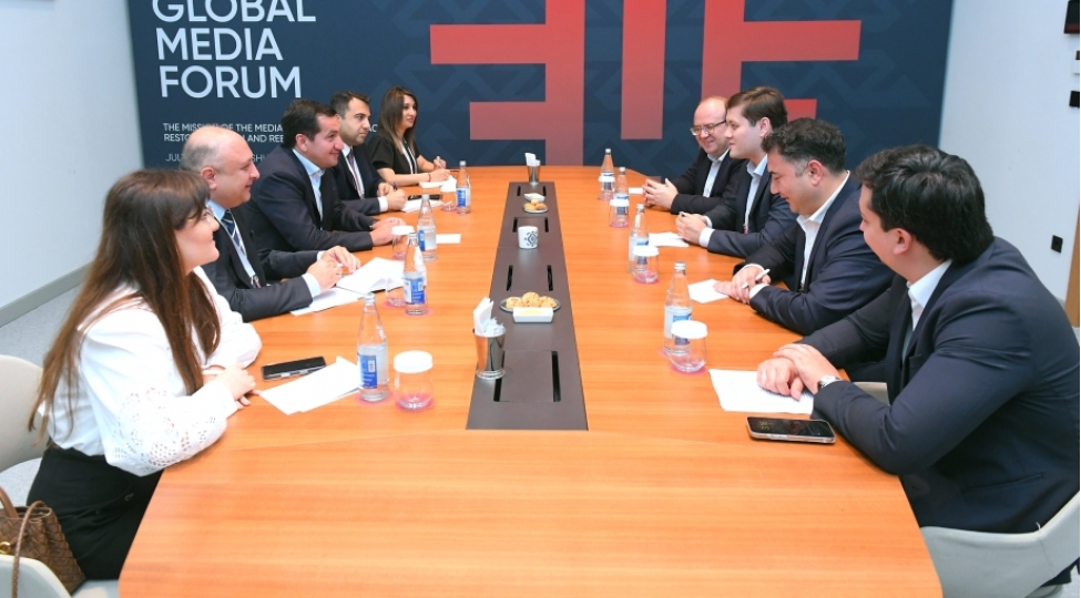 azerbaycan-ile-ozbekistan-medialari-arasinda-emekdashligin-genishlendirilmesi-meseleleri-muzakire-olunub