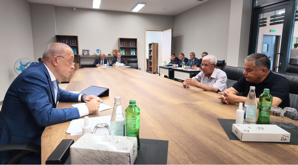 azerbaycan-dovlet-su-ehtiyatlari-agentliyinin-sedri-fuzuli-sheherinde-vetendashlarla-gorushub