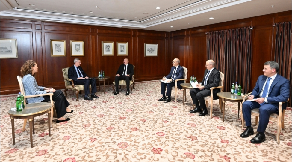 prezident-ilham-eliyev-almaniya-iqtisadiyyatinin-sherq-komitesinin-sedri-mixael-harms-ile-gorushub