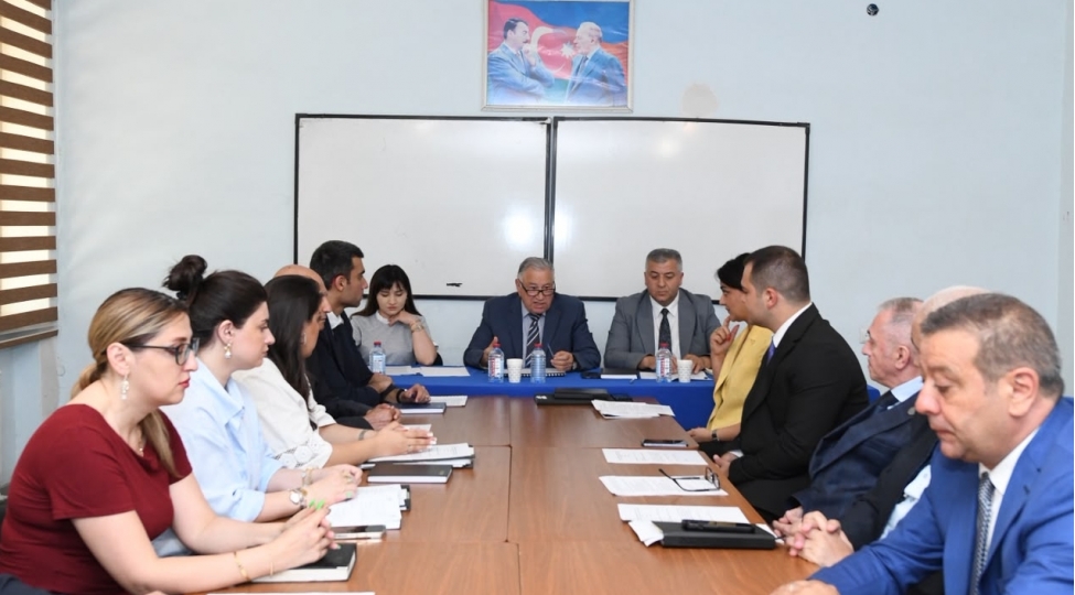 auditorlar-palatasinda-2026-ci-ilin-birinci-yarimilinin-yekunlarina-hesr-olunmush-iclas-kechirilib