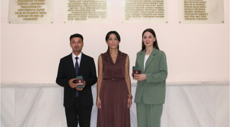 ombudsman-aparatinin-emekdashlarina-dovlet-qullugunda-ferqlenmeye-gore-medallari-teqdim-edilib