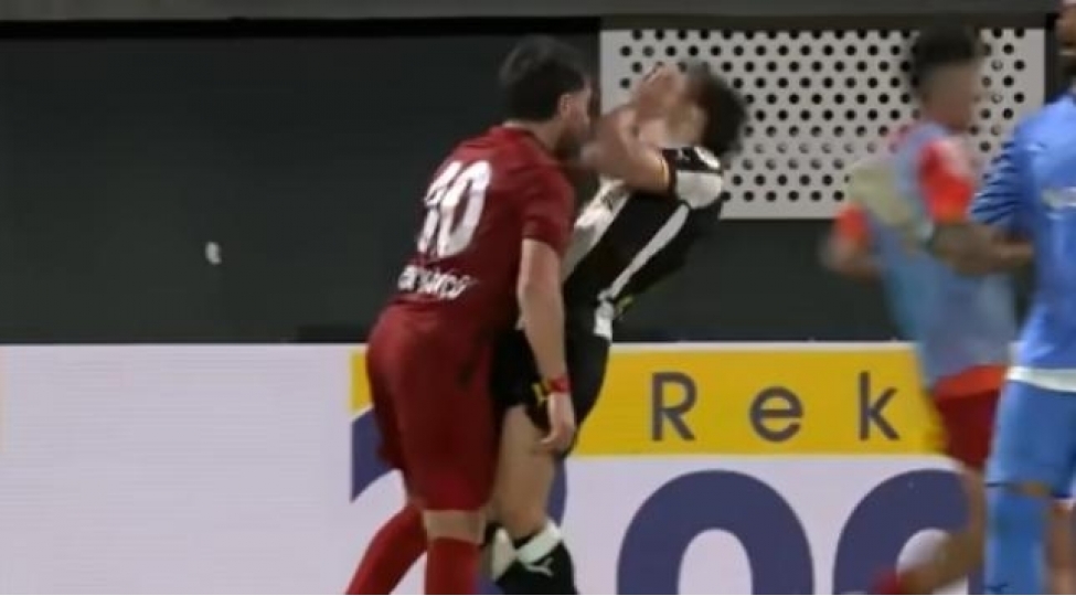 ozan-can-evvel-gozel-qol-sonra-reqibine-kelle-vurdu-video