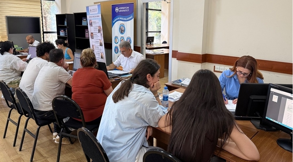 abituriyentlere-peshekar-meslehet-ve-informasiya-desteyi
