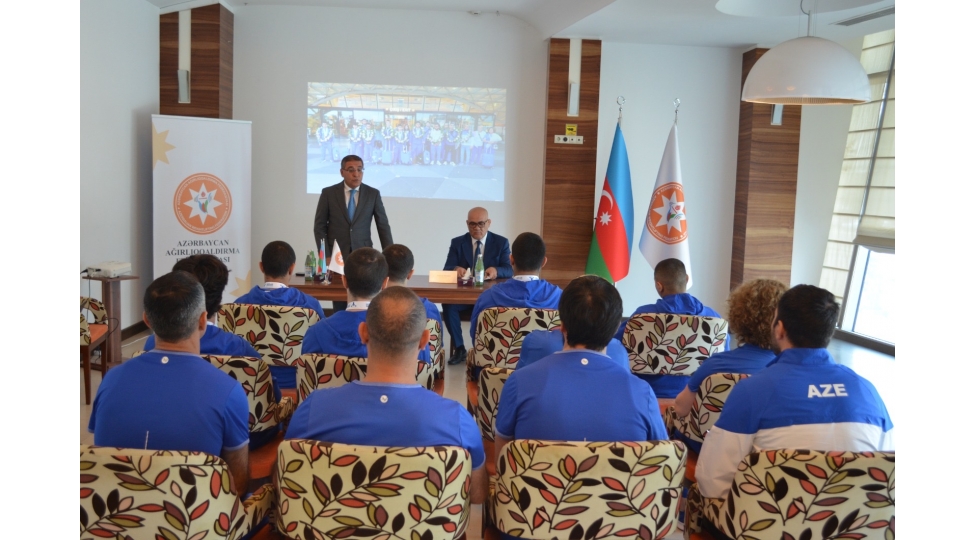 aaf-prezidenti-kamran-nebizade-avropa-birinciliyinde-15-medal-qazanmish-komanda-uzvleri-ile-gorushub