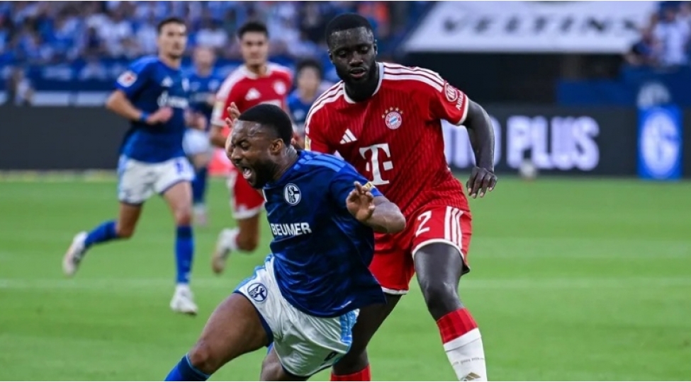 bavariya-seferde-shalke-04-ile-uz-uze-gelib-gorush-qolsuz-hech-heche-ile-basha-chatib