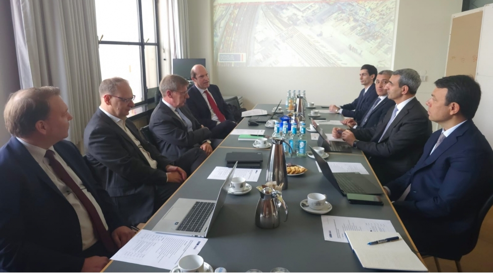 ady-ve-hamburq-limani-emekdashligi-guclendirir