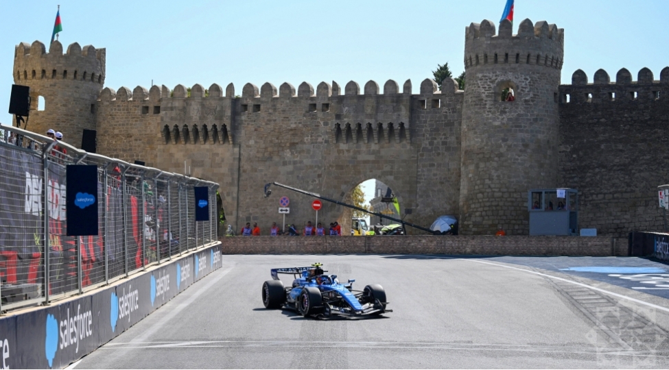 formula-2-prema-komandasinin-daha-bir-pilotu-mubarizeni-dayandirib