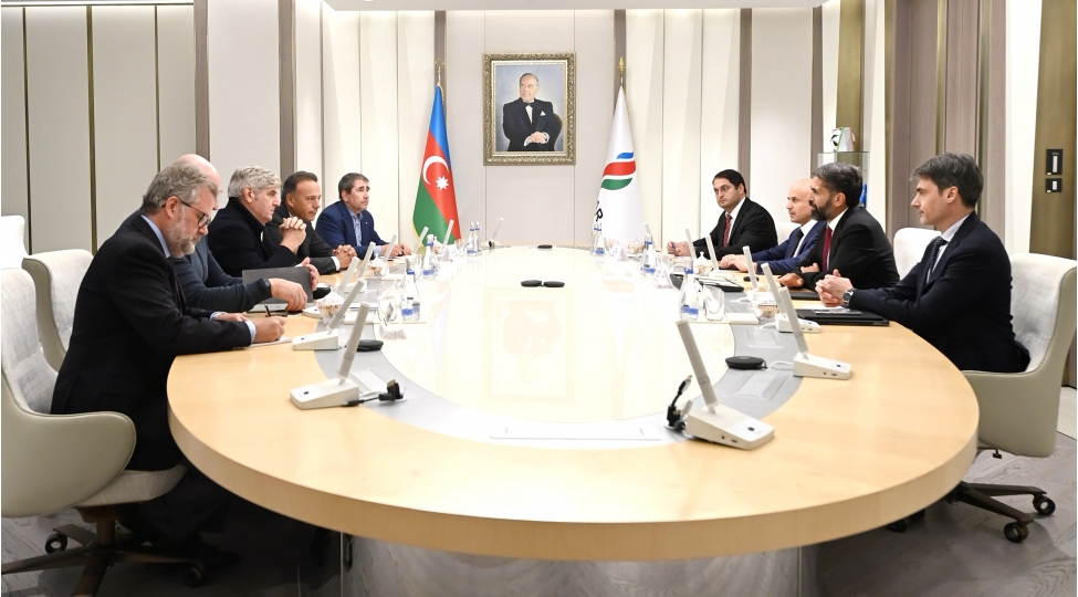 socar-in-prezidenti-maire-groupun-bash-icrachi-direktoru-ile-gorushub