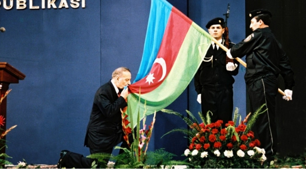 azerbaycanin-musteqillik-tarixi-ulu-onderin-hakimiyyete-qayidishindan-bashladi-tehlil
