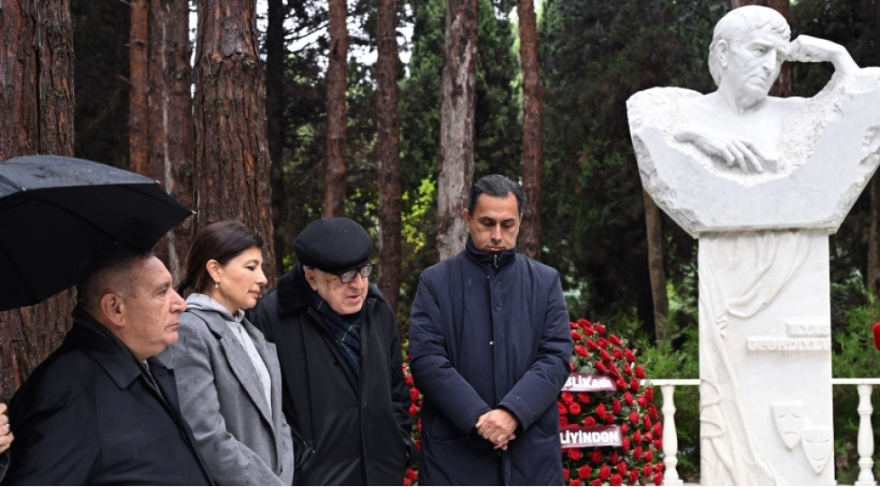 xalq-yazichisi-ilyas-efendiyevin-xatiresi-anilib