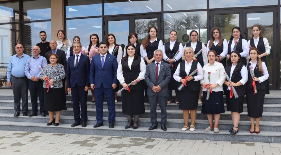 etihi-respublika-komitesinin-emekdashlari-azad-edilmish-torpaqlarda-chalishan-muellimlerle-gorushler-kechirib