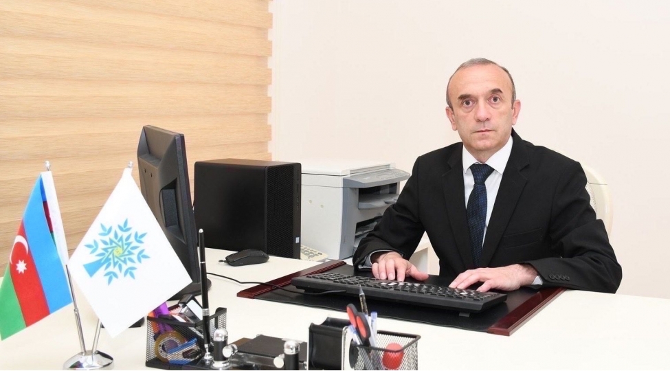 yeni-azerbaycan-partiyasinin-viii-qurultayi-fonunda-tehsil-siyaseti-ve-vahid-mektebli-formasi-meselesi