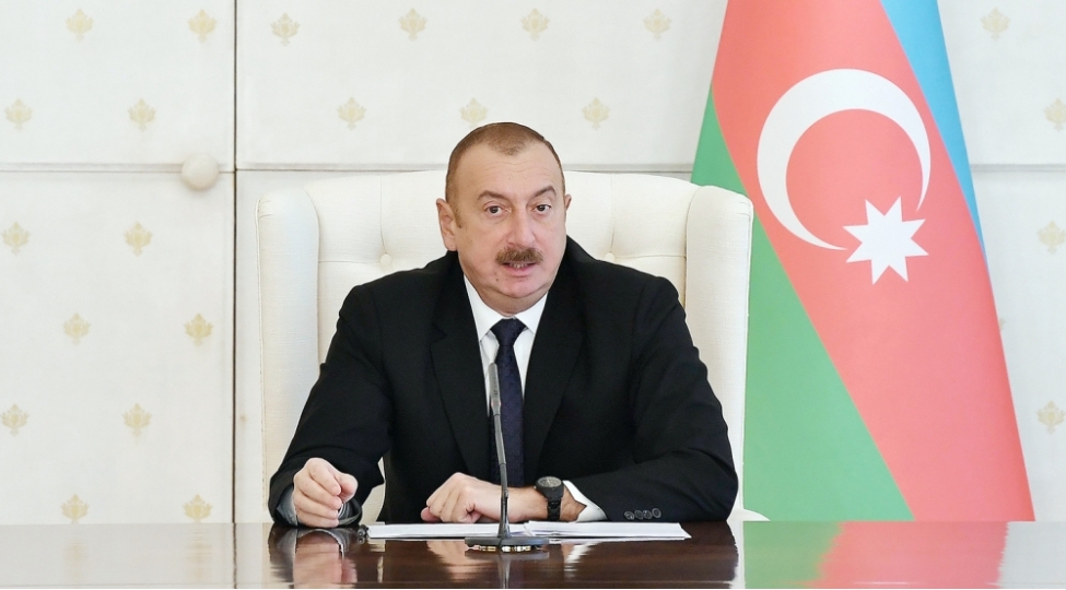 bir-qrup-kino-xadimine-fexri-adlar-verilib