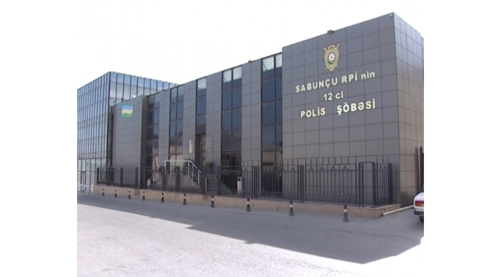 fala-baxmaq-adi-ile-insanlari-aldadan-qadin-saxlanilib-