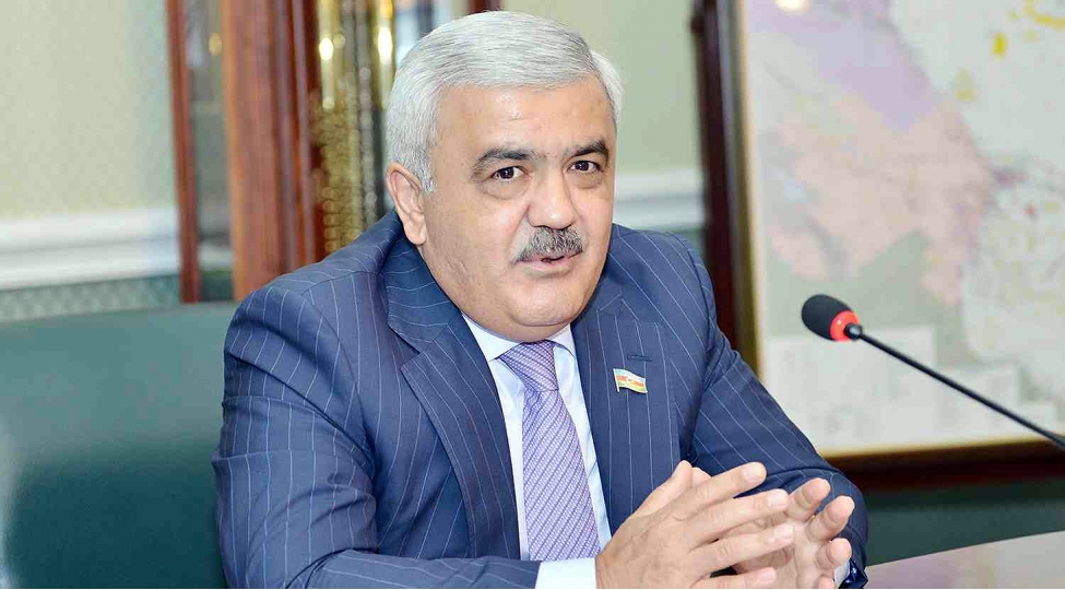 azerbaycanda-senaye-usulu-ile-2-milyard-tondan-chox-neft-hasil-edilib