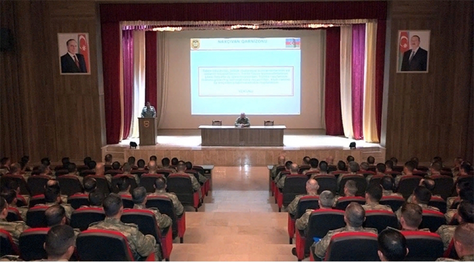 naxchivan-qarnizonu-qoshunlarinda-telim-metodiki-toplanti-kechirilib-video