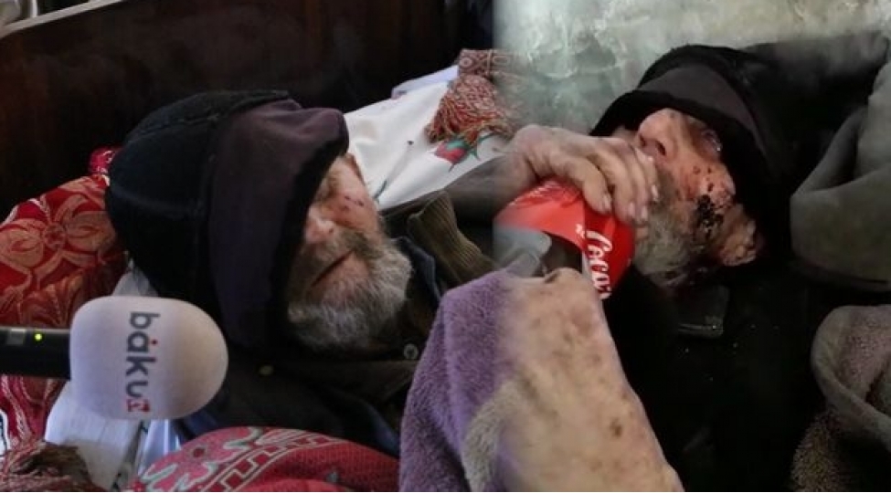 bakida-gozleri-gormeyen-kimsesiz-qocanin-uzunu-sichovullar-yedi-vdeo