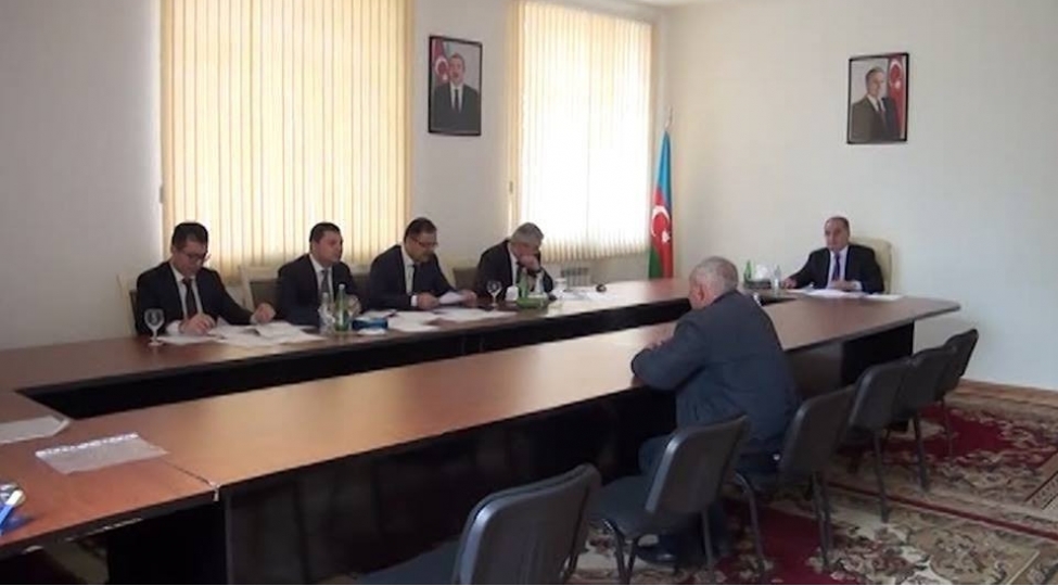 prezident-administrasiyasinin-ishchileri-goychay-sakinleri-ile-gorushub
