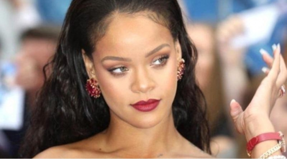 rihanna-ereb-milyarderden-hamiledir-foto