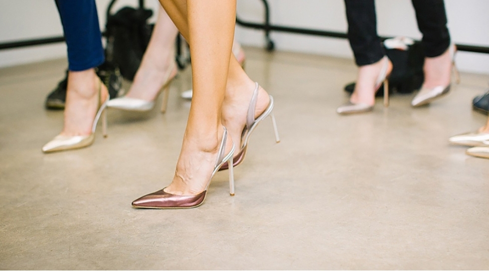 ayaqqabi-secherken-diqqetli-olun