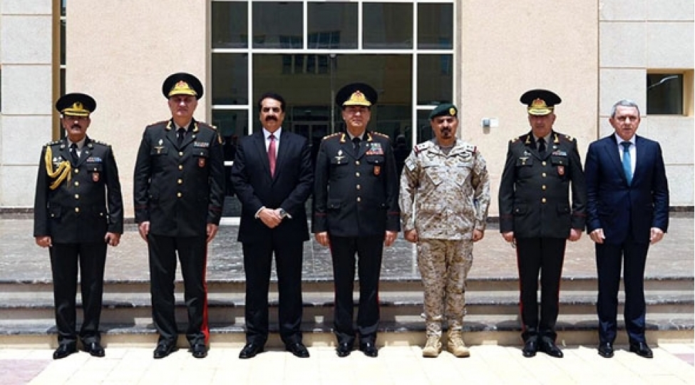 bash-qerargah-reisi-slam-olkelerinin-anti-terror-herbi-koalisiyasi-merkezinde-olub-foto