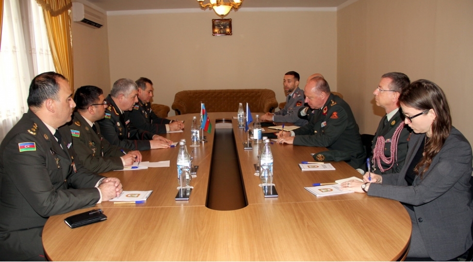 nato-nun-beynelxalq-herbi-qerargahinin-bash-direktoru-herbi-akademiyada-olub-foto