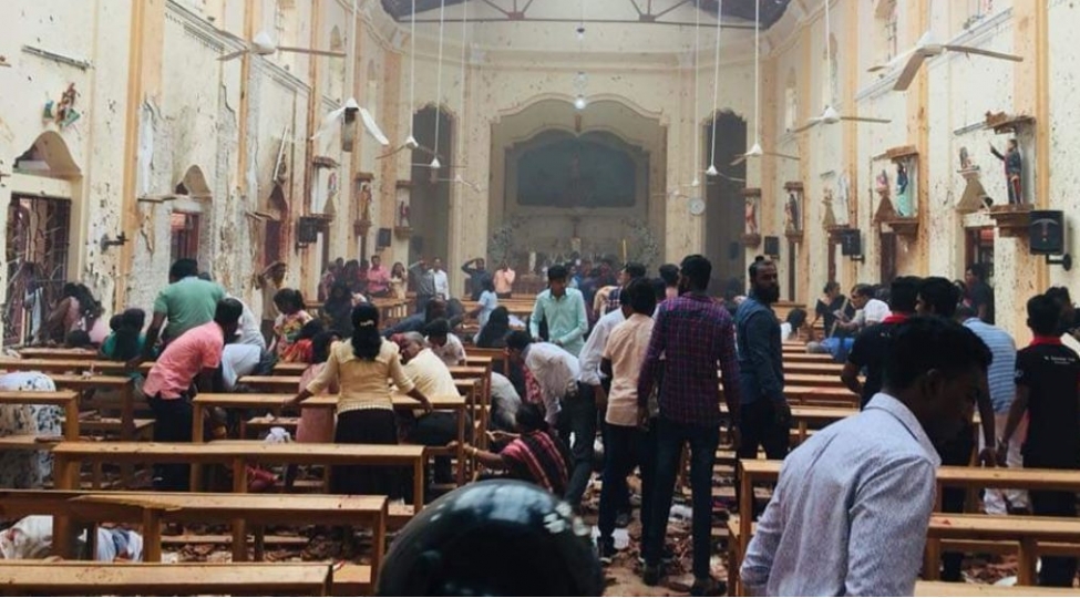 shri-lankada-partlayishlar-neticesinde-olenlerin-sayi-160-nefere-chatib-video