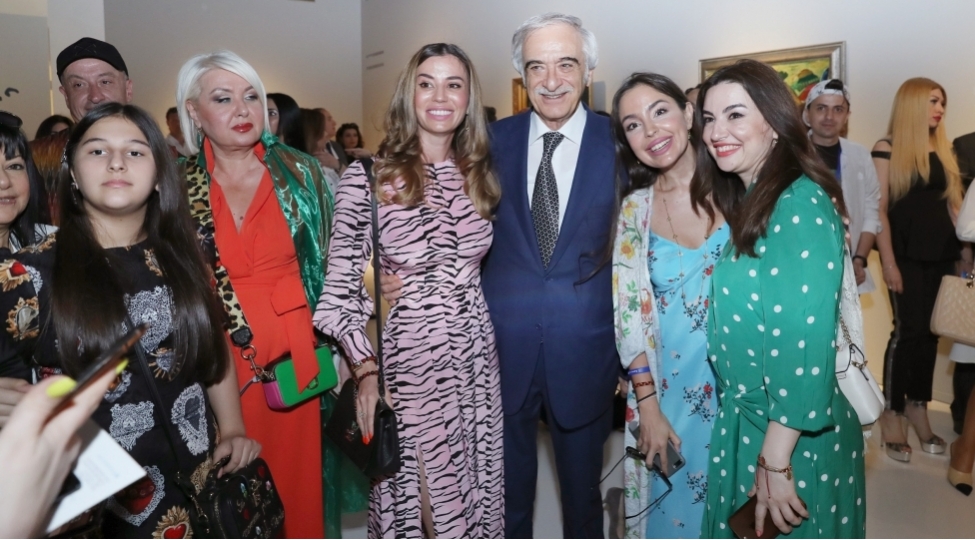 dunya-shohretli-ressam-zurab-seretelinin-sergisi-achilib